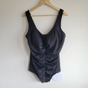 Le Cove Plus Size Black Ruched One Piece Swimsuit Womens Size 24W